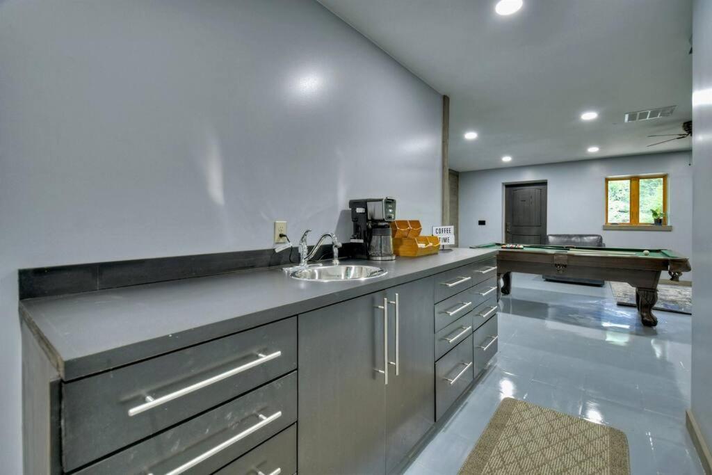 The Chariot - Creek Front With Hottub, Fire Pits, Billiards, Ev Charger - Sandalwood Stays Blue Ridge Εξωτερικό φωτογραφία